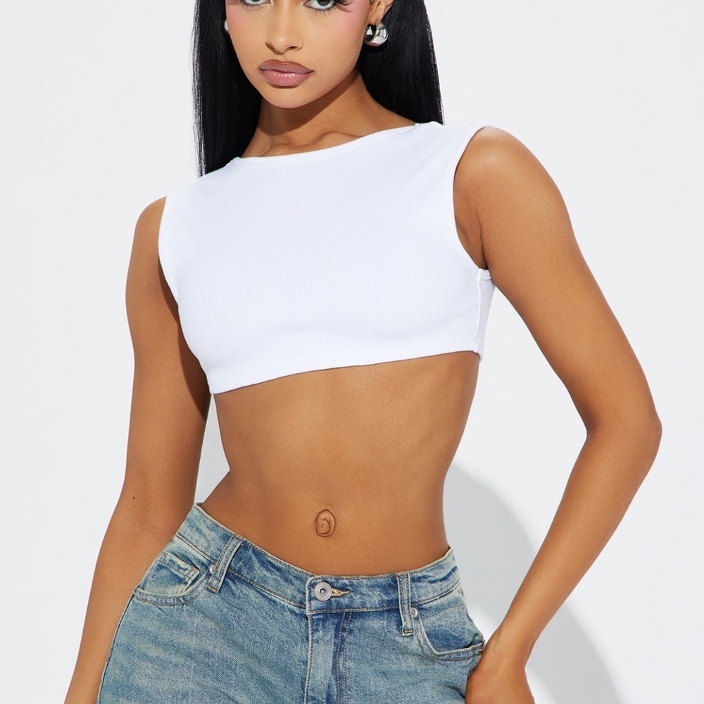Fashion Nova Snatched Backless Scoop Neck Crop Top in White | NEW